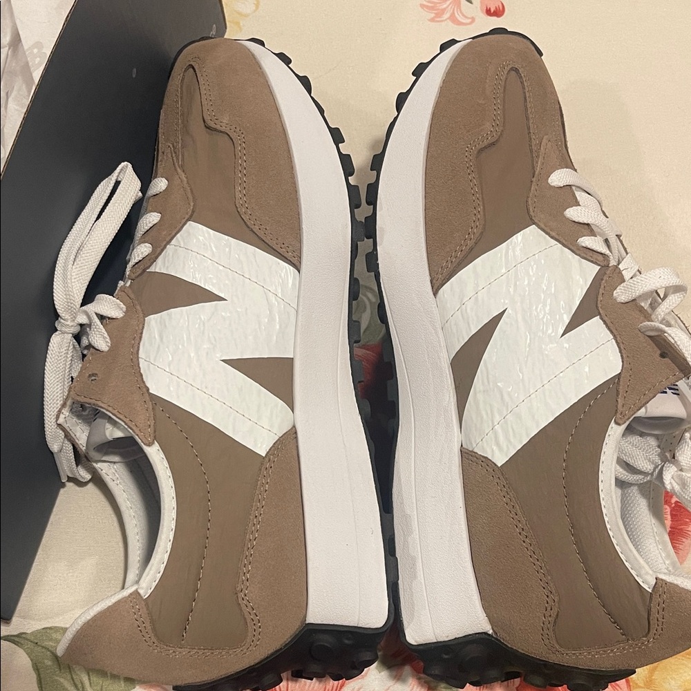 New Balance Brown and White Men's Sneakers